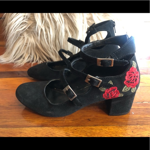 Steve Madden Mary Janes with Flower Detail - Picture 1 of 5